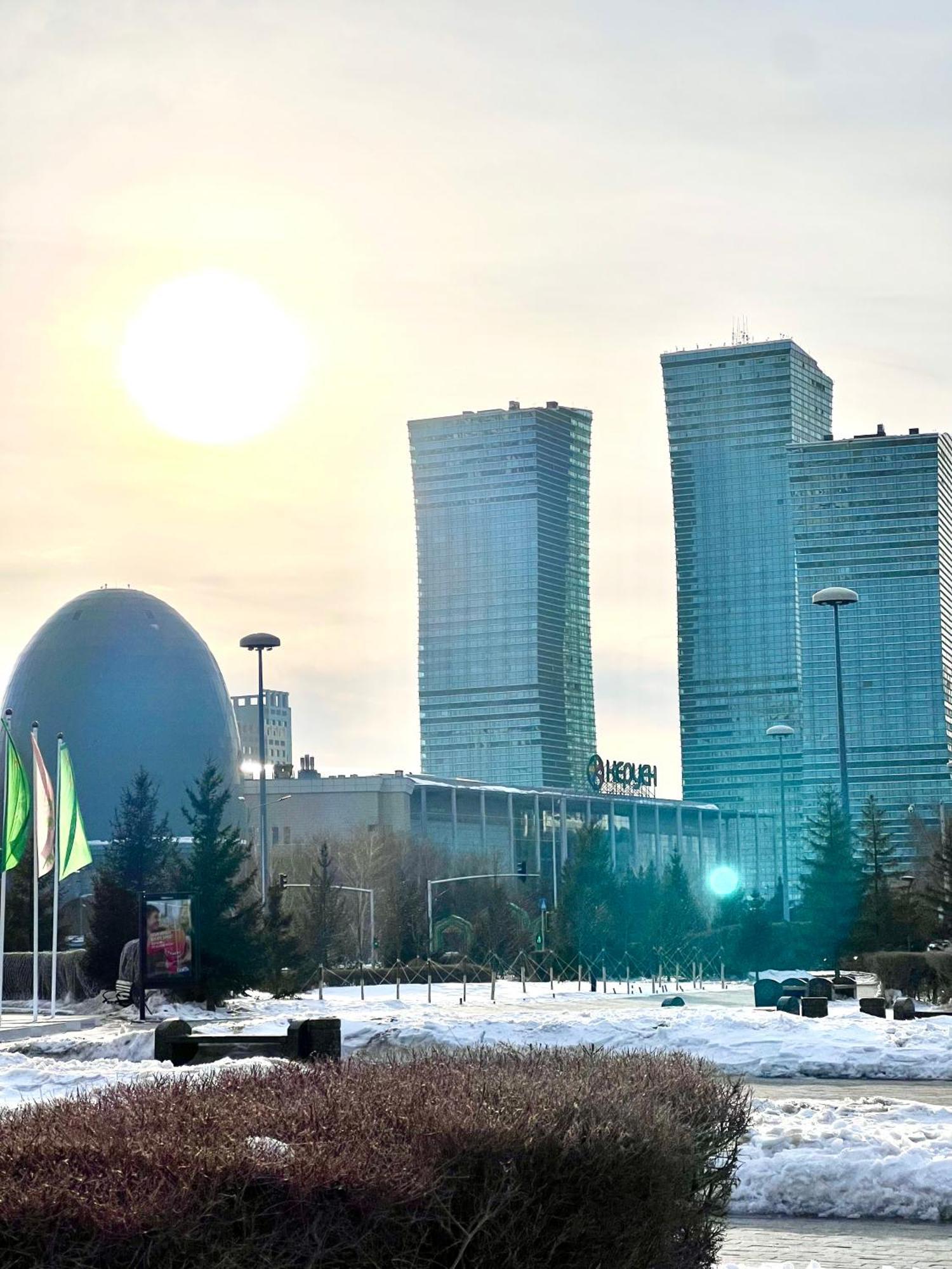 7 Очень Теплая Возле Байтерека Квартира Для 1-4 Человек Astana Exterior photo